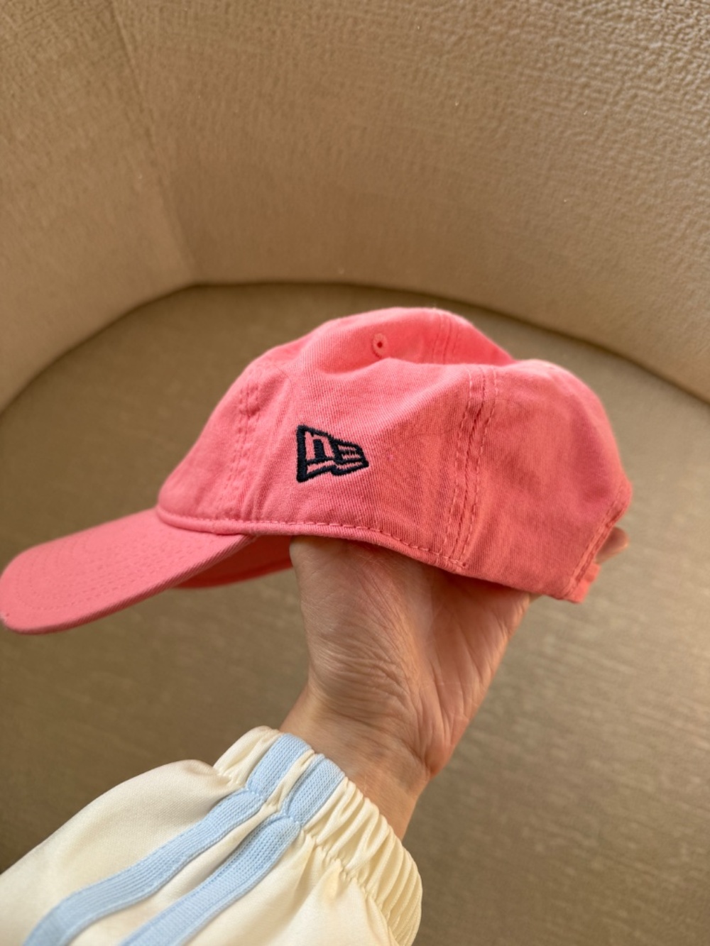 Pink cap - Picture 4 of 4